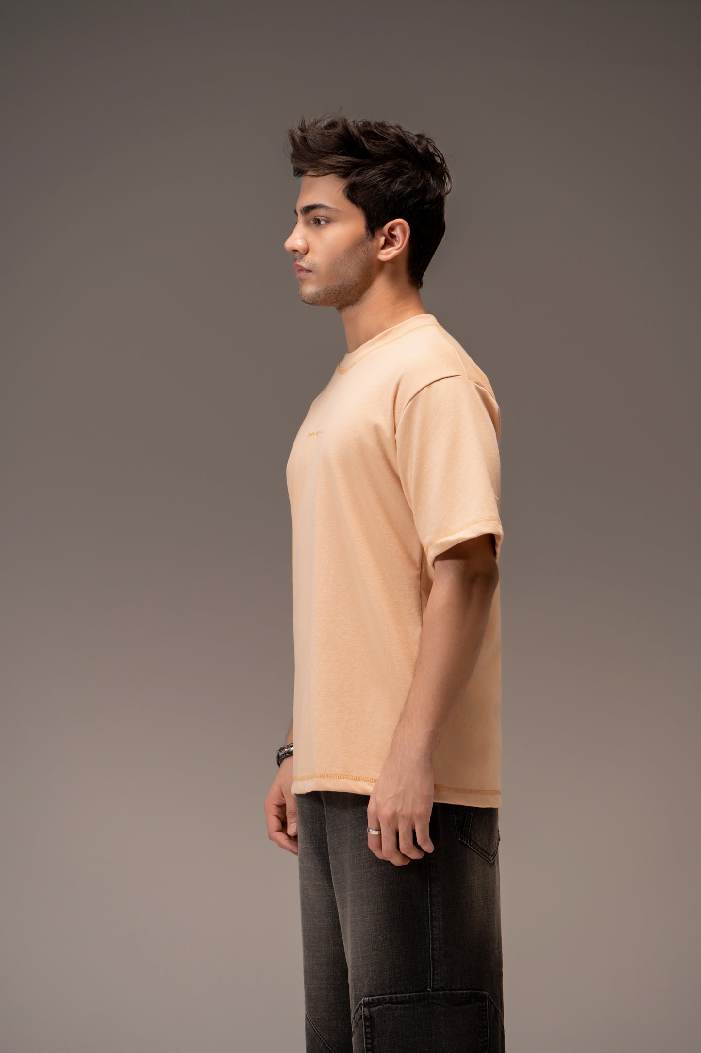 BASIC OVERSIZED TEE