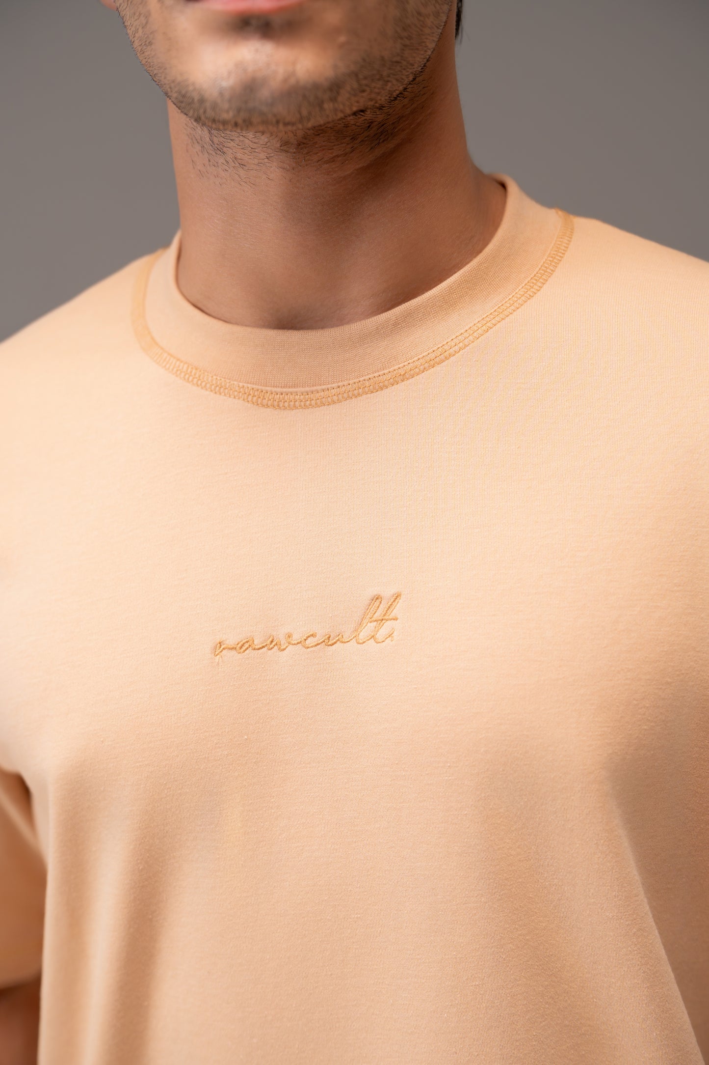 BASIC OVERSIZED TEE