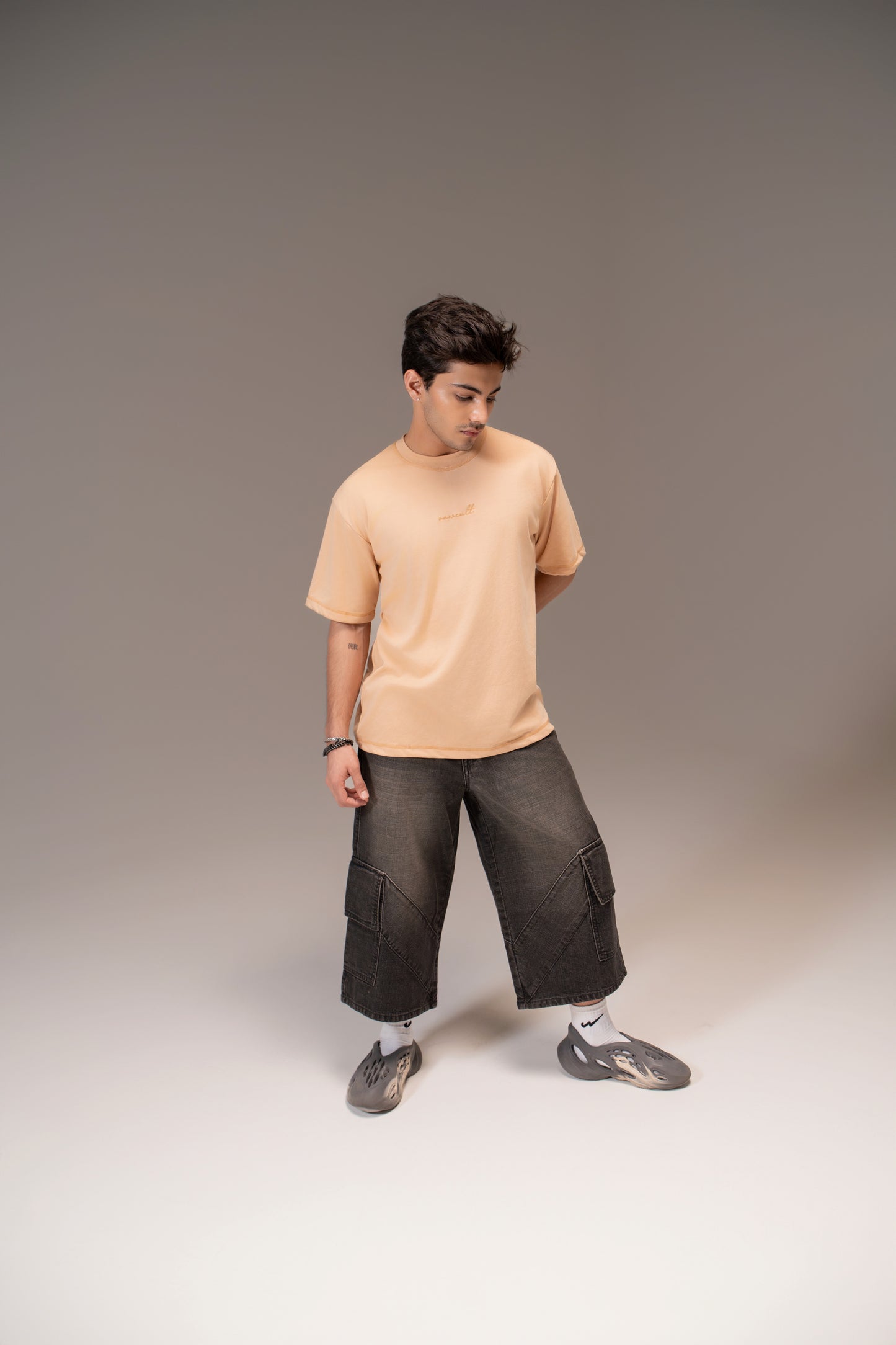 BASIC OVERSIZED TEE